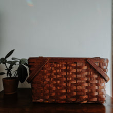 Load image into Gallery viewer, Splint Wood Picnic Basket