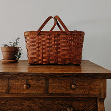 Load image into Gallery viewer, Splint Wood Picnic Basket